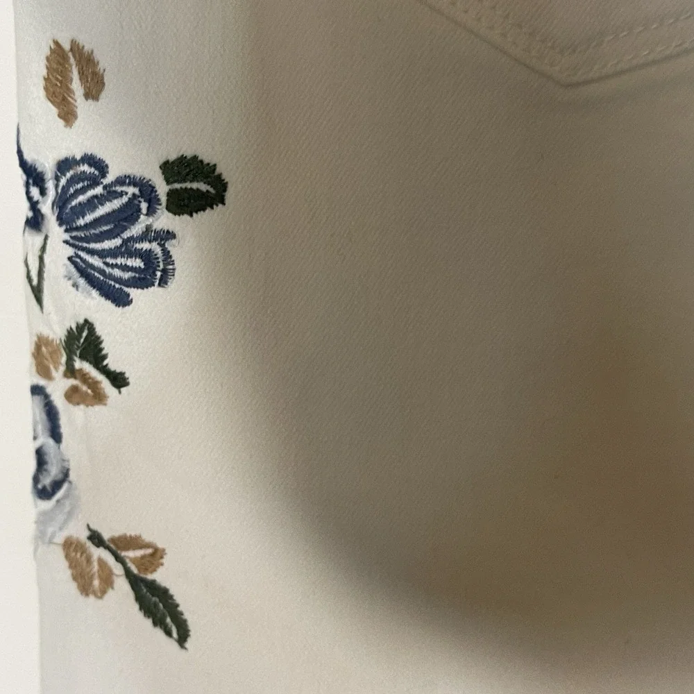 Seven7 white stretch